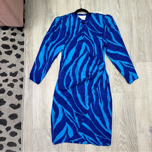 Vintage Flora Kung blue silk wrap dress - Picture 8 of 8